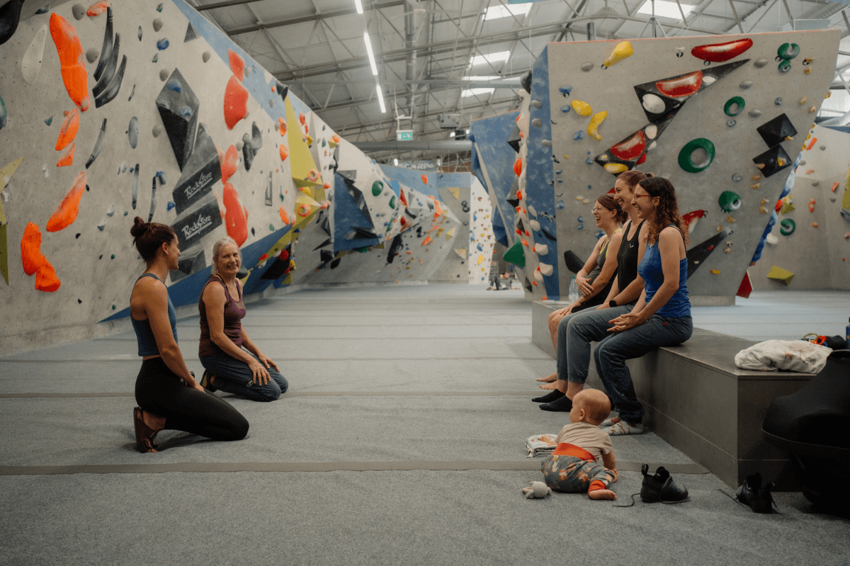 Klettermamas beim Aufwärmen Beckenboden Aktivierung